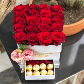  Çiçek Gönder Alanya 25 gül ferrero rocher çikolata