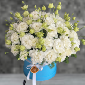  Alanya Blumen Weiße Lilien in blauer Box
